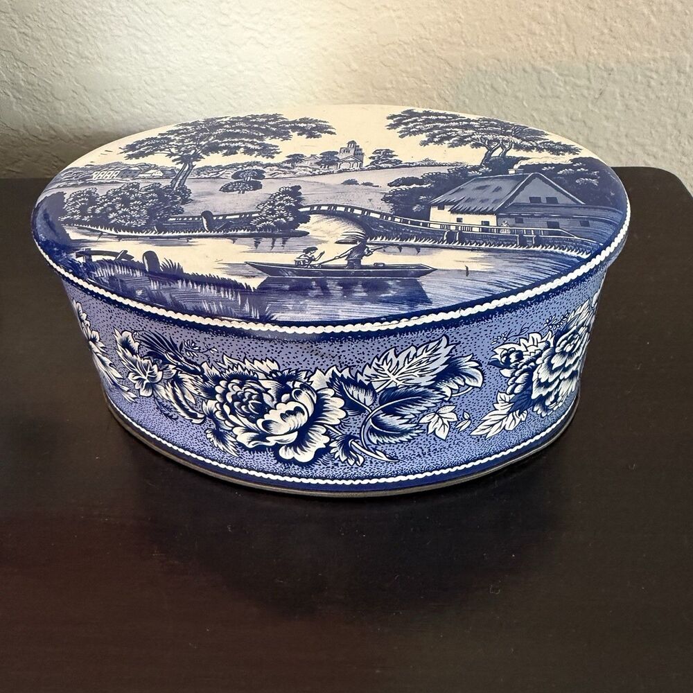 Vtg DAHER Oval Tin Box made in England country Scene Delft-like Blue White